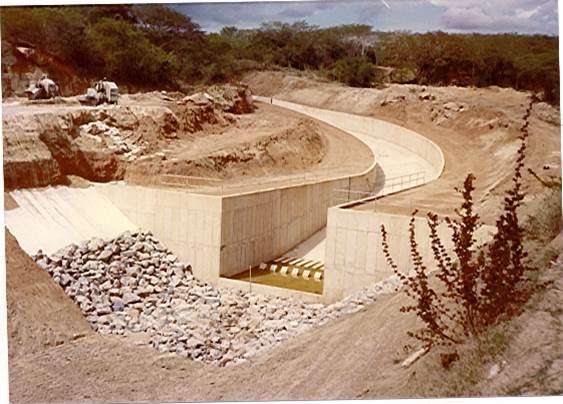 Hydraulic infrastructure channel and culvert construction